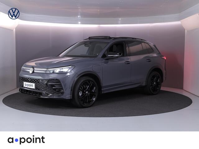 Volkswagen TIGUAN 1.5 eHybrid R-Line Edition 204 pk Automaat (DSG) | Verlengde garantie | Navigatie | Panoramadak | Trekhaak (wegklapbaar) | Parkeersensoren (Park assist) | Rondomzicht camera | Black Style pakket | R-Line |