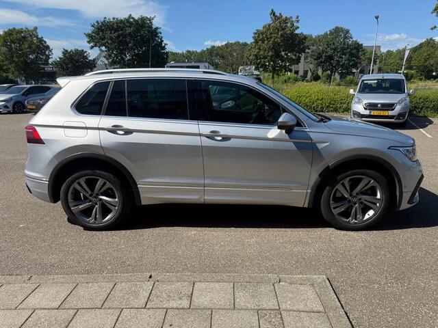 Volkswagen TIGUAN 1.4 TSI eHybrid R-Line Business+ panoramadak|Trekhaak|Supercompleet