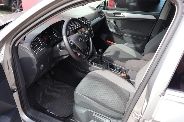 Volkswagen TIGUAN 1.5 TSI 130pk Comfortline | Origineel NL | ACC | Navigatie | Trekhaak | 1.600kg trekgewicht |