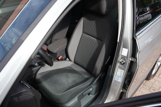 Volkswagen TIGUAN 1.5 TSI 130pk Comfortline | Origineel NL | ACC | Navigatie | Trekhaak | 1.600kg trekgewicht |