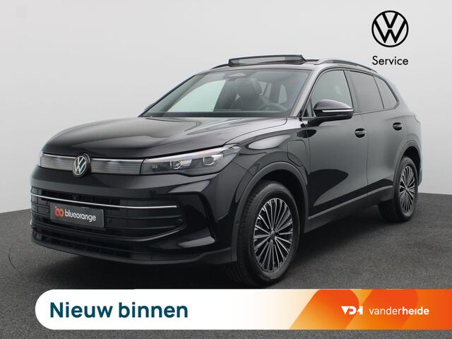 Volkswagen TIGUAN 1.5 eHybrid Life Edition 204PK DSG Panoramadak, Trekhaak, 360gr. Camera, Zwarte hemelbekleding, 18" LM Velgen, Navi via Apple Carplay/Android Auto, Keyless, Elektr. Achterklep, Side Assist