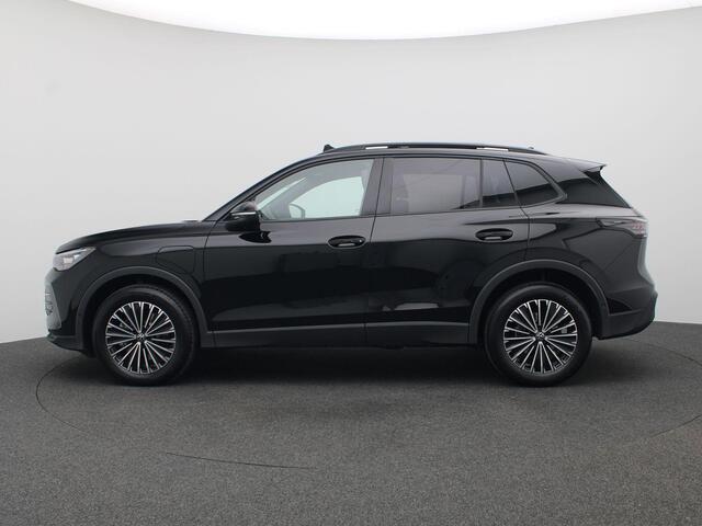 Volkswagen TIGUAN 1.5 eHybrid Life Edition 204PK DSG Panoramadak, Trekhaak, 360gr. Camera, Zwarte hemelbekleding, 18" LM Velgen, Navi via Apple Carplay/Android Auto, Keyless, Elektr. Achterklep, Side Assist
