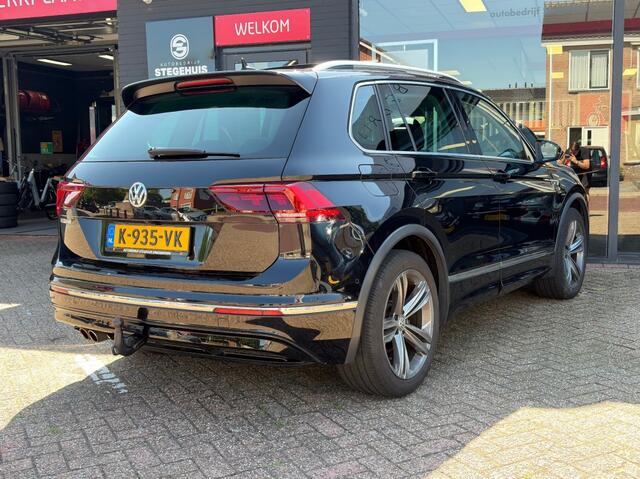 Volkswagen TIGUAN 1.5 TSI ACT HIGHLINE BUSINESS R-LINE / ACC / TREKHAAK / LED