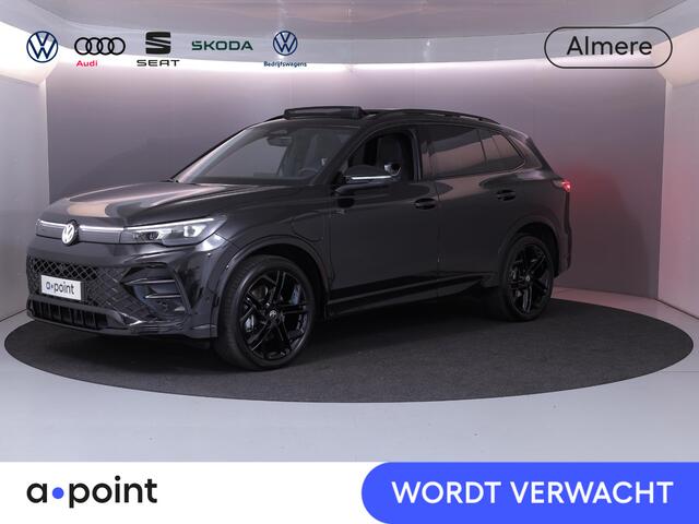 Volkswagen TIGUAN 1.5 eHybrid R-Line Edition 204 pk Automaat (DSG) | Verlengde garantie | Navigatie | Panoramadak | Trekhaak (wegklapbaar) | Parkeersensoren (Park assist) | Rondomzicht camera | R-Line |