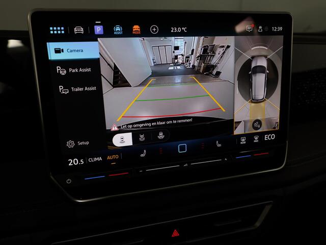 Volkswagen TIGUAN 1.5 eHybrid R-Line Edition 204 pk Automaat (DSG) | Verlengde garantie | Navigatie | Panoramadak | Trekhaak (wegklapbaar) | Parkeersensoren (Park assist) | Rondomzicht camera | R-Line |