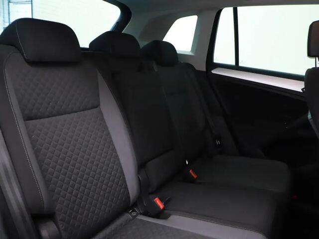 Volkswagen TIGUAN 1.5 TSI Comfortline Gratis Afleverpakket! | Trekhaak | 4 Nieuwe All-season | Cruise Adaptief |