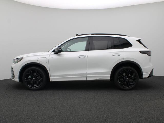 Volkswagen TIGUAN 1.5 eHybrid R-Line Edition 272PK DSG Panoramadak, 360gr. Camera, Black Style, 20" LM Velgen, Head-Up Display, Harman Kardon Audio, Elektr. Achterklep
