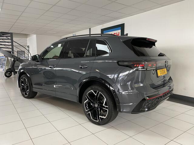 Volkswagen TIGUAN 1.5 eHybrid R-Line Edition 272 PK Black-Style Panoramadak / Headup / Dynamic Light / harman-kardon / Trekhaak/ Leer / Massage stoelen
