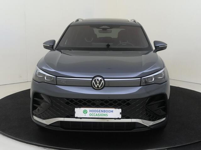 Volkswagen TIGUAN 1.5 eTSI R-Line Business | Panoramadak | Head-up display | 360 camera | Harman/Kardon | Keyless | Stoel- en stuurwielverwarming | Dodehoekdetectie | Navigatie |
