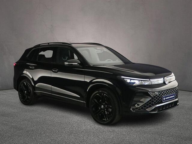 Volkswagen TIGUAN R-Line Business 1.5 TSI eHybrid 272pk DSG Automaat Trekhaak, Black Style, Adaptive cruise control, Navigatie, Achteruitrijcamera, LED koplampen