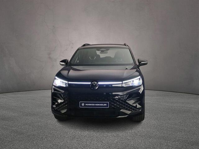 Volkswagen TIGUAN R-Line Business 1.5 TSI eHybrid 272pk DSG Automaat Trekhaak, Black Style, Adaptive cruise control, Navigatie, Achteruitrijcamera, LED koplampen