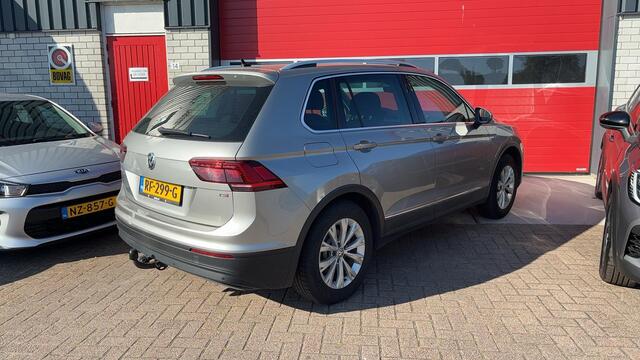 Volkswagen TIGUAN 1.4 TSI Comfortline Business TREKHAAK / CARPLAY / NAVI / CLIMA / PDC / BLUETOOTH / CRUISE / NL-AUTO