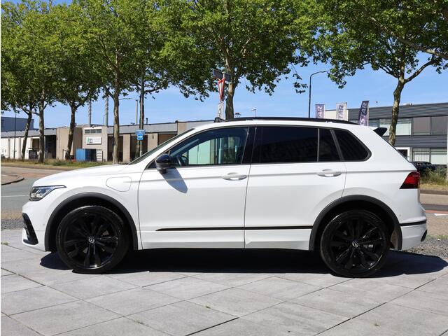 Volkswagen TIGUAN 1.4 TSI eHybrid 2x R-Line 245PK | Panodak | Leer | 360° | Memory | Keyless | Black Style | 20"Inch | DCC |