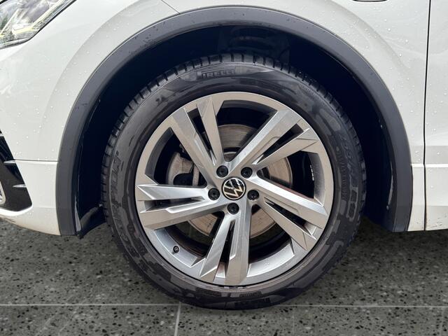 Volkswagen TIGUAN 1.4 245pk TSI eHybrid R-Line Business+ Navigatie 'Discover Media' | Parkeersensoren vóór en achter | Adaptive Cruise Control