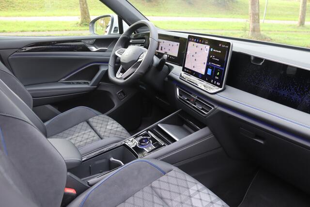 Volkswagen TIGUAN 1.5 eHybrid 272pk R-Line Black Style Pano/IQ.Light HD/360/Keyless/Headup/ACC/DCC/ Dodehoek/20"/Trekhaak wegkl.
