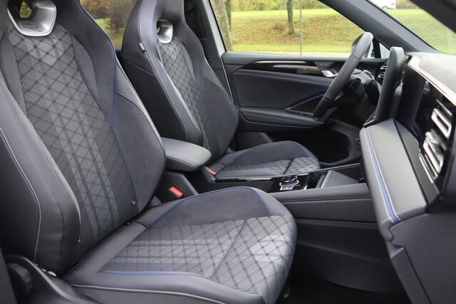 Volkswagen TIGUAN 1.5 eHybrid 272pk R-Line Black Style Pano/IQ.Light HD/360/Keyless/Headup/ACC/DCC/ Dodehoek/20"/Trekhaak wegkl.