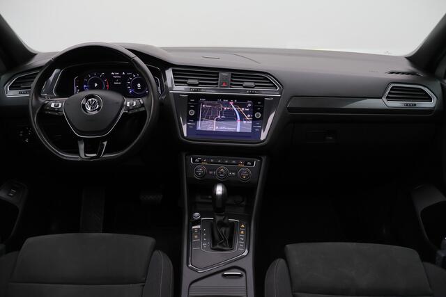 Volkswagen TIGUAN Allspace 1.5 TSI DSG Highline Business R-Line 7p. Camera, Apple CarPlay, Panoramdak, Elek. Trekhaak, Virtual Cockpit, LED, 19"