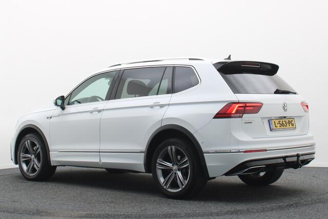 Volkswagen TIGUAN Allspace 1.5 TSI DSG Highline Business R-Line 7p. Camera, Apple CarPlay, Panoramdak, Elek. Trekhaak, Virtual Cockpit, LED, 19"