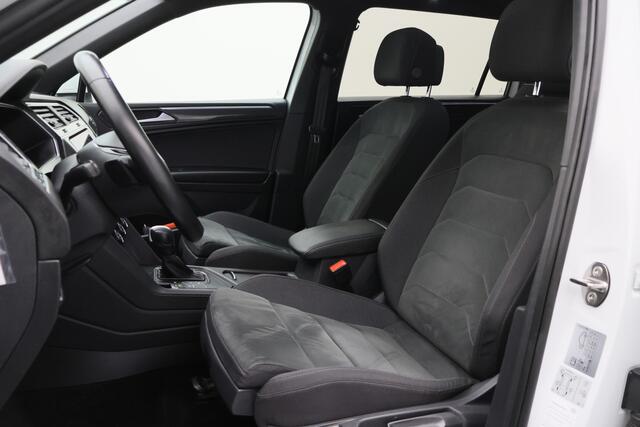 Volkswagen TIGUAN Allspace 1.5 TSI DSG Highline Business R-Line 7p. Camera, Apple CarPlay, Panoramdak, Elek. Trekhaak, Virtual Cockpit, LED, 19"