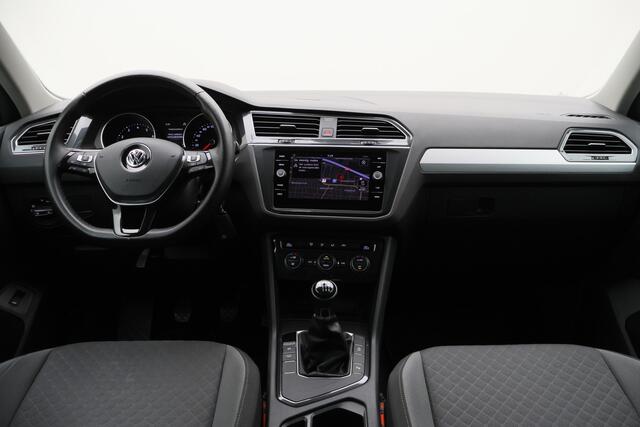 Volkswagen TIGUAN 1.5 TSI Comfortline Navigatie, ACC, Apple CarPlay, Climate-/Cruise Control, PDC, 17"
