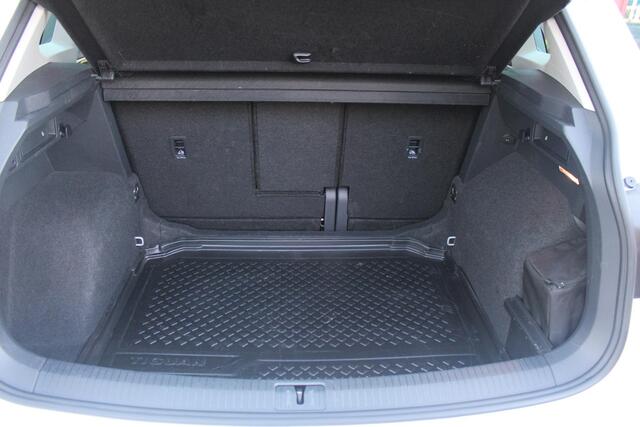 Volkswagen TIGUAN 1.5 TSI 150PK AUTOMAAT HIGHLINE BUSINESS R | PANORAMA SCHUIF/KANTEL DAK | LEDEREN BEKLEDING | BESTUUDERSSTOEL ELEKTRISCH VERSTELBAAR MET GEHEUGENFUNCTIE | ELEKTRISCH WEGKLAPBARE TREKHAAK | IQ LIGHT KOPLAMPEN | VIRTUAL DISPLAY | DRAADLOZE APPLE CARPLAY/ANDROID AUTO | NAVIGATIE | 19" LICHTMETALEN VELGEN | ELEKTRISCH BEDIENBARE ACHTERKLEP | GETINTE ACHTERRUITEN | CAMERA VOOR + ACHTER | PARKEERSENSOREN VOOR + ACHTER | STOEL VERWARMING |