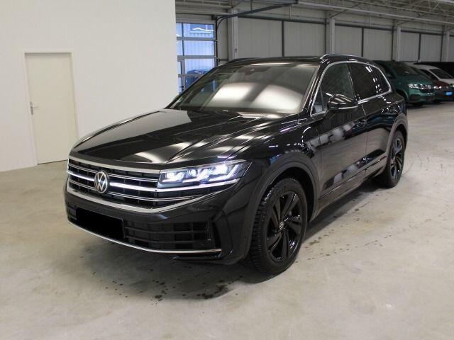Volkswagen TOUAREG 3.0 TSi eHybrid 4M Elegance ACC Trekhaak Luchtvering Head-Up Panoramadak Massage Stoelkoeling