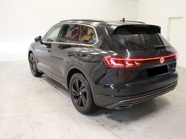 Volkswagen TOUAREG 3.0 TSi eHybrid 4M Elegance ACC Trekhaak Luchtvering Head-Up Panoramadak Massage Stoelkoeling