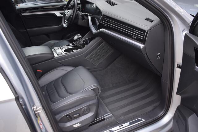 Volkswagen TOUAREG 3.0 TDI 286pk R-line | Grijs Kenteken | Luchtvering