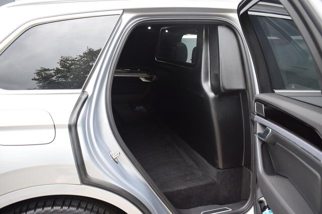 Volkswagen TOUAREG 3.0 TDI 286pk R-line | Grijs Kenteken | Luchtvering