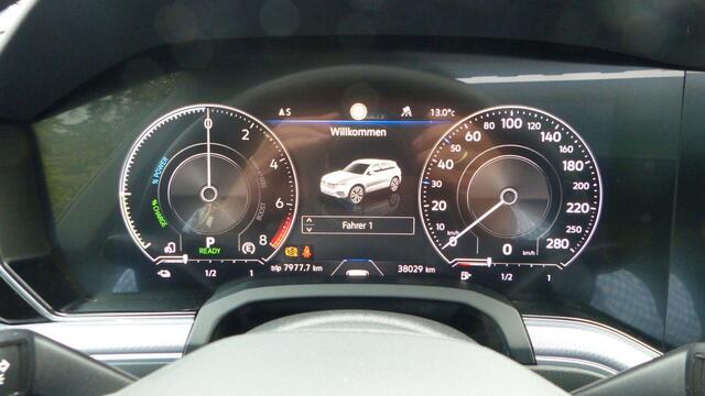 Volkswagen TOUAREG 3.0 TSi 4MOTION R 4Motion eHybrid ACC HeadUp 21 inch