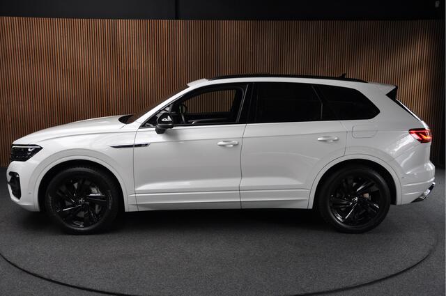 Volkswagen TOUAREG 3.0 TSi 4M R-line Head-up Luchtvering Dynaudio Stoel ventilatie Trekhaak elektrisch uitklapbaar