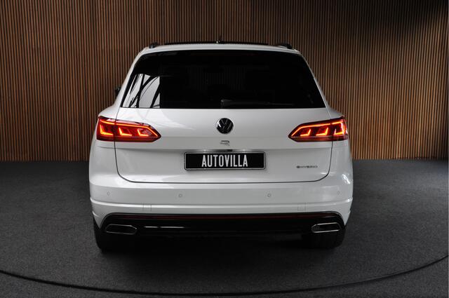 Volkswagen TOUAREG 3.0 TSi 4M R-line Head-up Luchtvering Dynaudio Stoel ventilatie Trekhaak elektrisch uitklapbaar