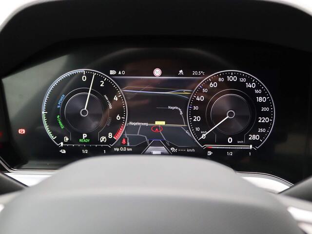 Volkswagen TOUAREG 3.0 TSi eHybrid Elegance 4MOTION 340PK DSG Panoramadak, trekhaak, 360 gr. camera, leder, stoel-verwarming/ventilatie, luchtvering, head-up, 20" lichtmetaal