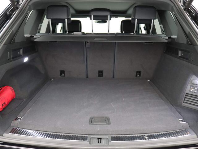 Volkswagen TOUAREG 3.0 TSi eHybrid Elegance 4MOTION 340PK DSG Panoramadak, trekhaak, 360 gr. camera, leder, stoel-verwarming/ventilatie, luchtvering, head-up, 20" lichtmetaal