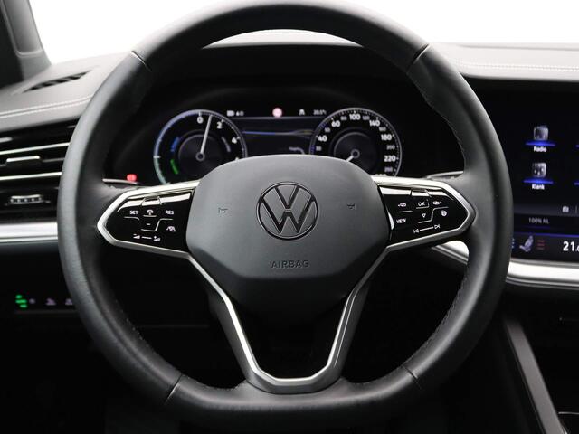 Volkswagen TOUAREG 3.0 TSi eHybrid Elegance 4MOTION 340PK DSG Panoramadak, trekhaak, 360 gr. camera, leder, stoel-verwarming/ventilatie, luchtvering, head-up, 20" lichtmetaal