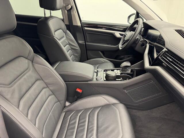 Volkswagen TOUAREG 3.0 TDI Grijs Kenteken ACC Luchtvering Trekhaak Comfortstoelen
