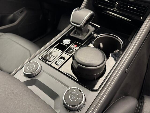 Volkswagen TOUAREG 3.0 TDI Grijs Kenteken ACC Luchtvering Trekhaak Comfortstoelen