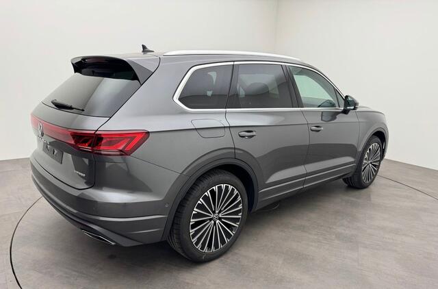 Volkswagen TOUAREG 3.0 TSi eHybrid 4MOTION Elegance ACC Panoramadak Luchtvering 21 Inch IQ Light Camera