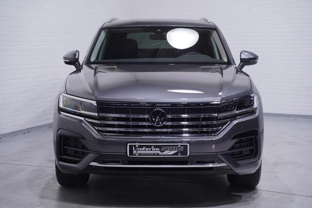 Volkswagen TOUAREG 3.0 TDI 232 pk R-Line Grijs Kenteken 2-Zits Navi Camera, Leder Zwart, Luchtvering, Adapt. Cruise, Trekhaak 3500 kg