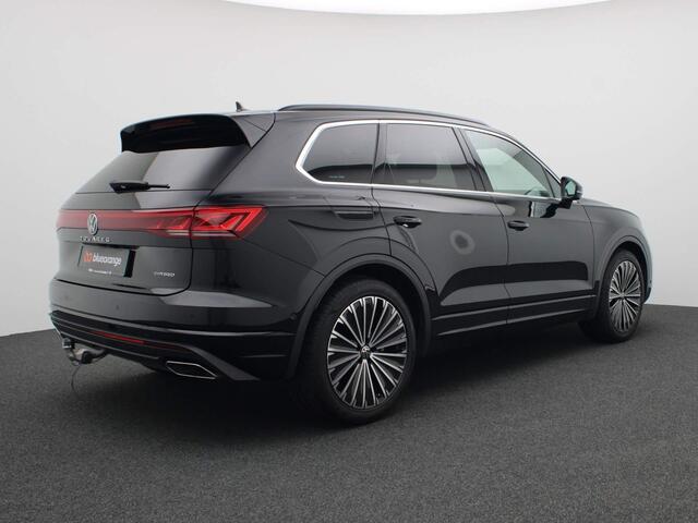 Volkswagen TOUAREG 3.0 TSi eHybrid 4MOTION Elegance 382PK DSG Luchtvering, Servosluiting, Pano-Schuifdak, 360gr Camera, Keyless, Side Assist, Trekhaak, 21" LM Velgen