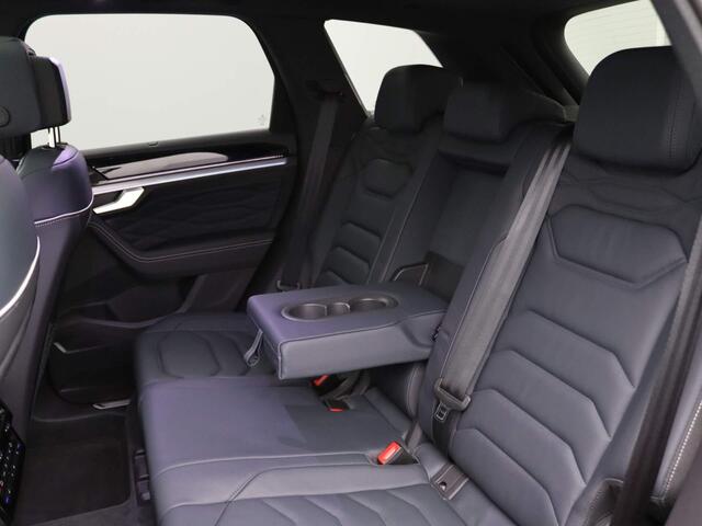 Volkswagen TOUAREG 3.0 TSi eHybrid 4MOTION Elegance 382PK DSG Luchtvering, Servosluiting, Pano-Schuifdak, 360gr Camera, Keyless, Side Assist, Trekhaak, 21" LM Velgen