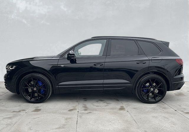 Volkswagen TOUAREG R 3.0 TSi eHybrid 4MOTION 463 PK ACC Panoramadak 22 Inch Trekhaak Massage