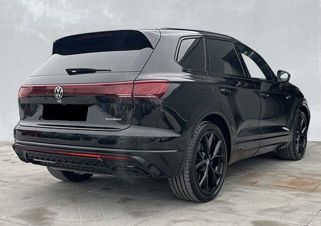 Volkswagen TOUAREG R 3.0 TSi eHybrid 4MOTION 463 PK ACC Panoramadak 22 Inch Trekhaak Massage