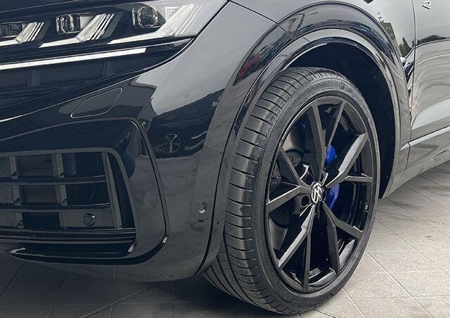 Volkswagen TOUAREG R 3.0 TSi eHybrid 4MOTION 463 PK ACC Panoramadak 22 Inch Trekhaak Massage