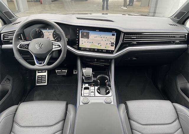 Volkswagen TOUAREG R 3.0 TSi eHybrid 4MOTION 463 PK ACC Panoramadak 22 Inch Trekhaak Massage