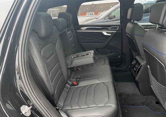 Volkswagen TOUAREG R 3.0 TSi eHybrid 4MOTION 463 PK ACC Panoramadak 22 Inch Trekhaak Massage