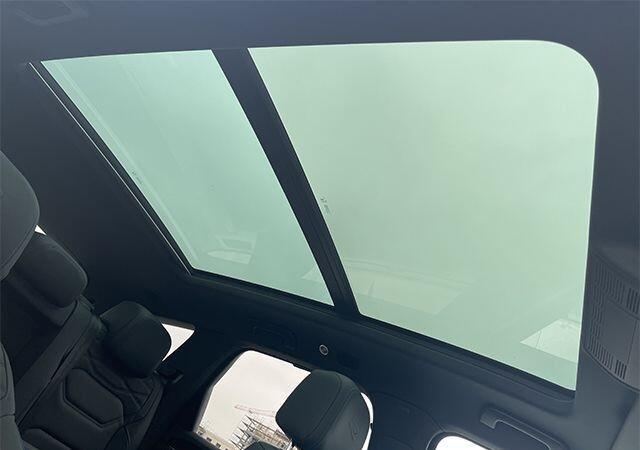 Volkswagen TOUAREG R 3.0 TSi eHybrid 4MOTION 463 PK ACC Panoramadak 22 Inch Trekhaak Massage