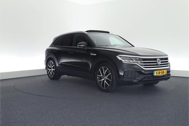Volkswagen TOUAREG Grijs Kenteken 3.0 TDI 286pk DSG 4Motion Trekhaak Camera Luchtvering Led Panoramadak Leder Navigatie