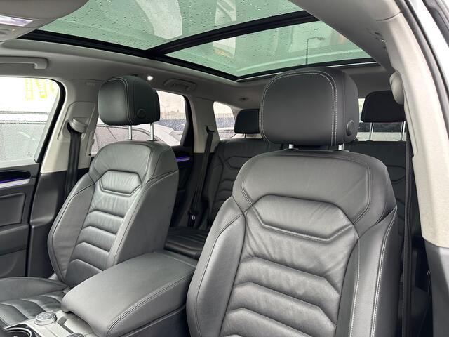 Volkswagen TOUAREG 3.0 TSi V6 381pk eHybrid 4MOTION Nachtzicht Luchtvering Leder Panoramadak