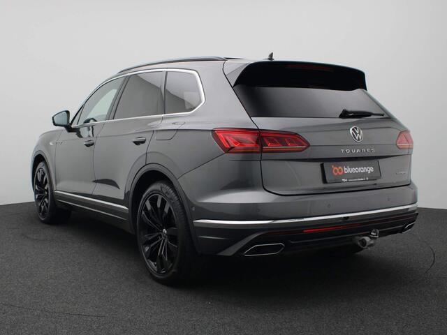 Volkswagen TOUAREG 3.0 TSI Elegance 4Motion 381PK DSG Alarm, 360gr. Camera, Luchtvering, Keyless, Massagestoelen, Trekhaak, Servosluiting, Pano-schuifdak, 21" LM Velgen